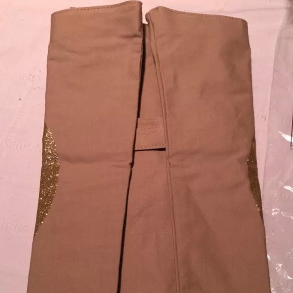 Victoria’s Secret Tan/gold tote hand bag NWT - Picture 6 of 8